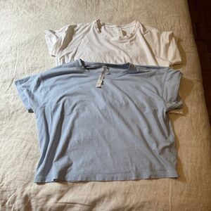 Bundle of 2 Lululemon Cates Tee Size 6 White & Blue Linen